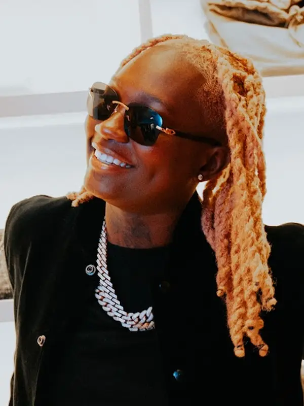 photo by music.youtube.com