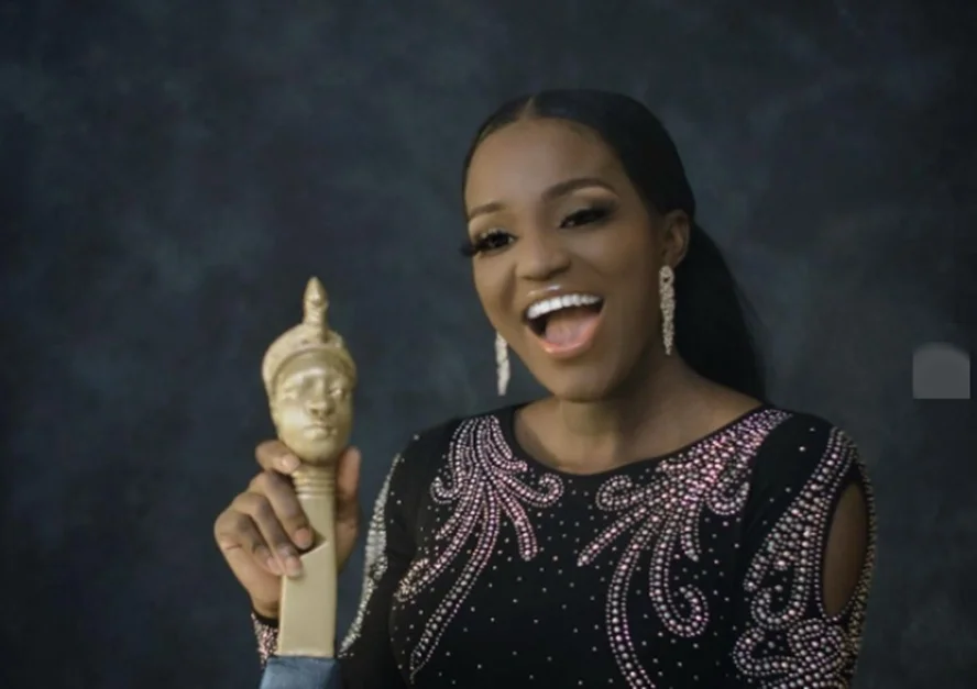 Bukunmi Oluwashina image 5