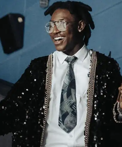 photo by megastarmagazine.com