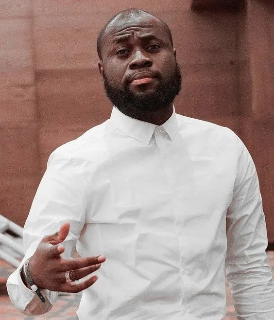 Lasisi Elenu image 0