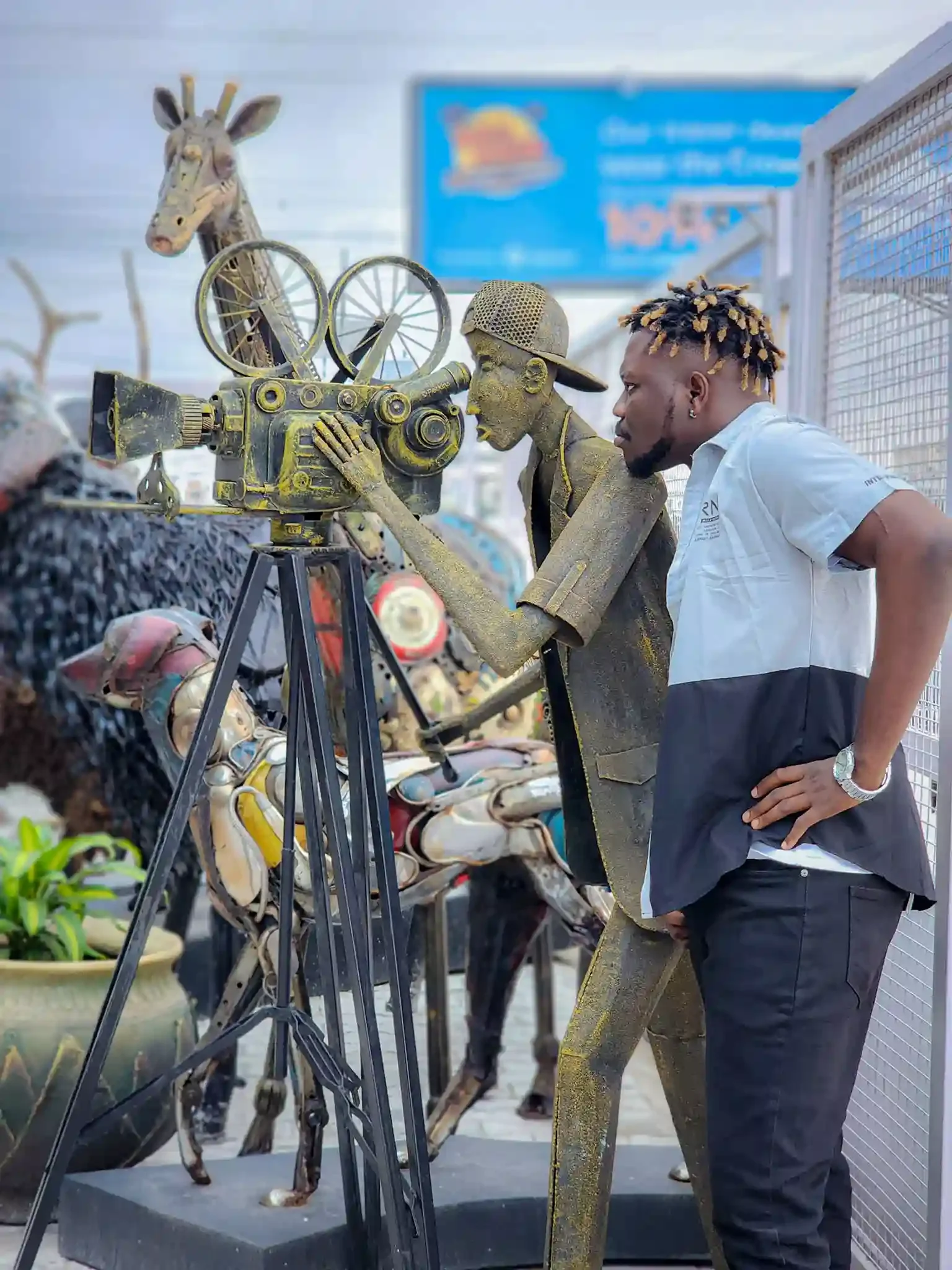 Agent of Laughter image 4