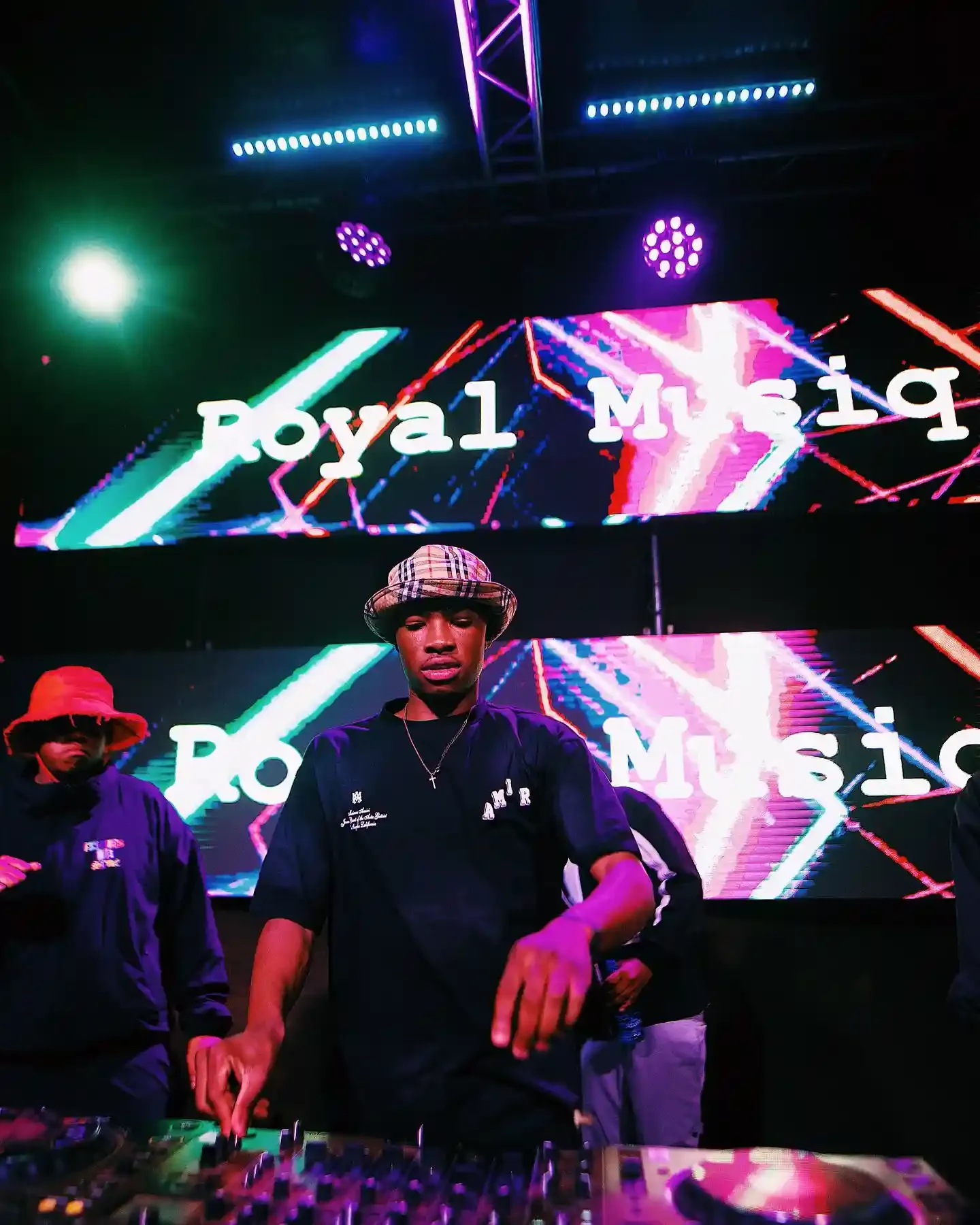 Royal Musiq image 5