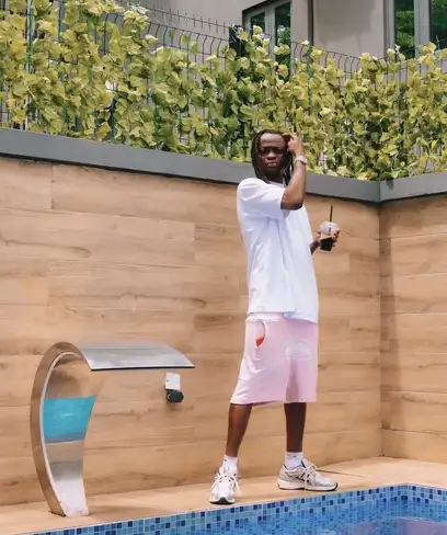 photo by web.facebook.com