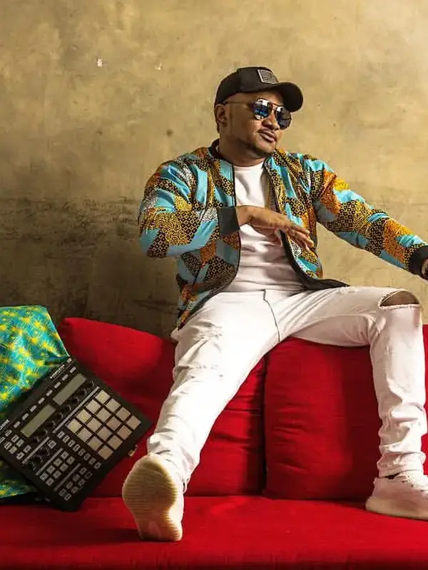 photo by web.facebook.com