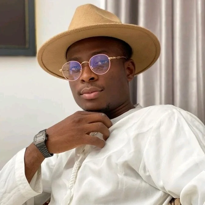 Sydney Talker image 0