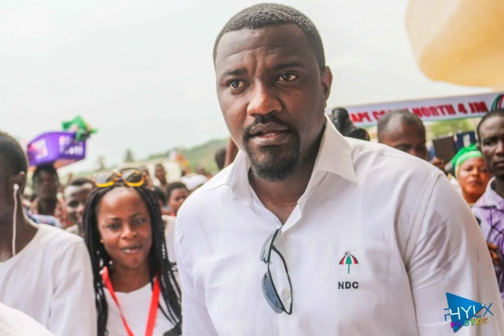 John Dumelo image 6