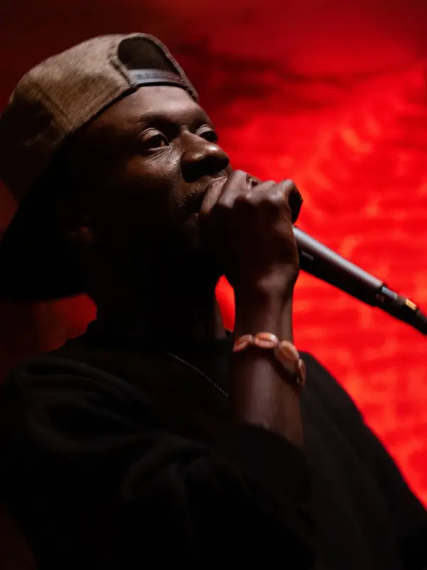 photo by web.facebook.com