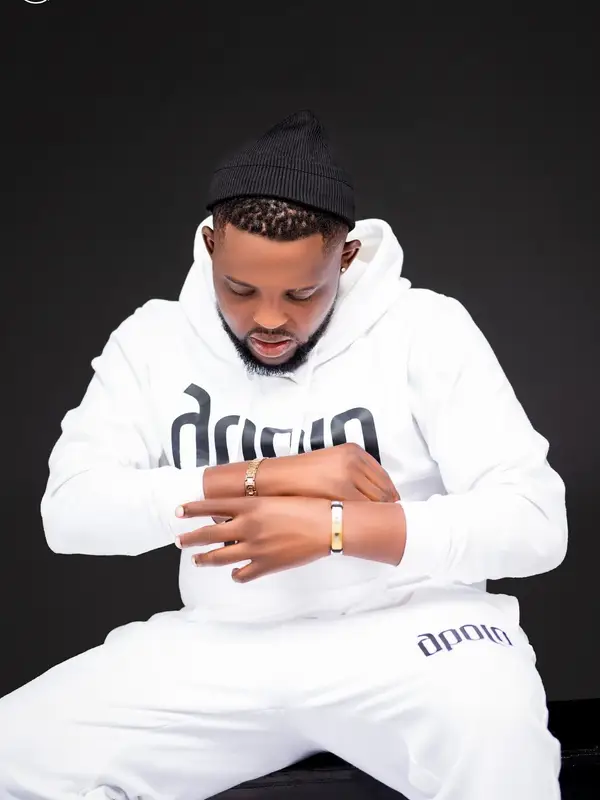 photo by web.facebook.com