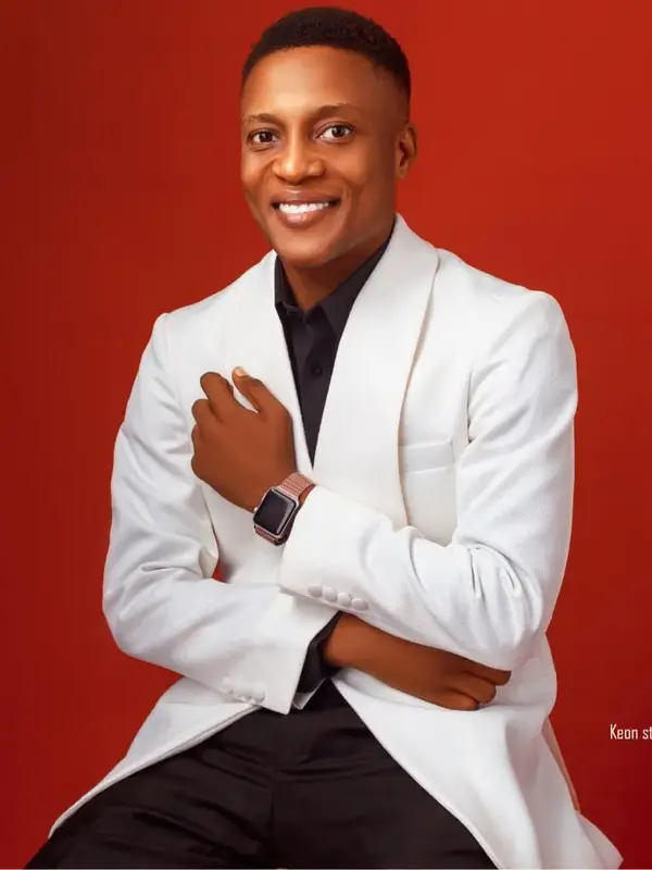 photo by web.facebook.com