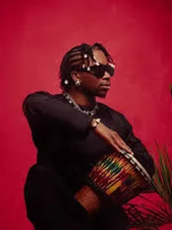 photo by music.apple.com