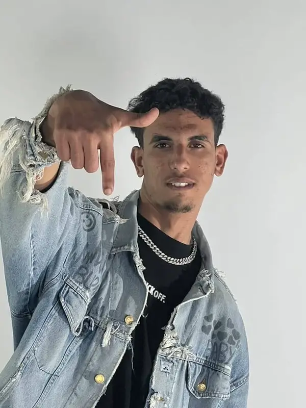 photo by web.facebook.com