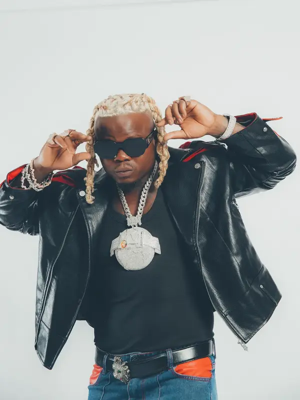 photo by web.facebook.com