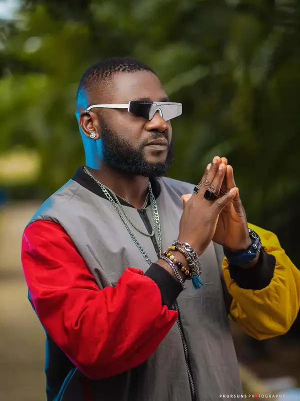 photo by web.facebook.com