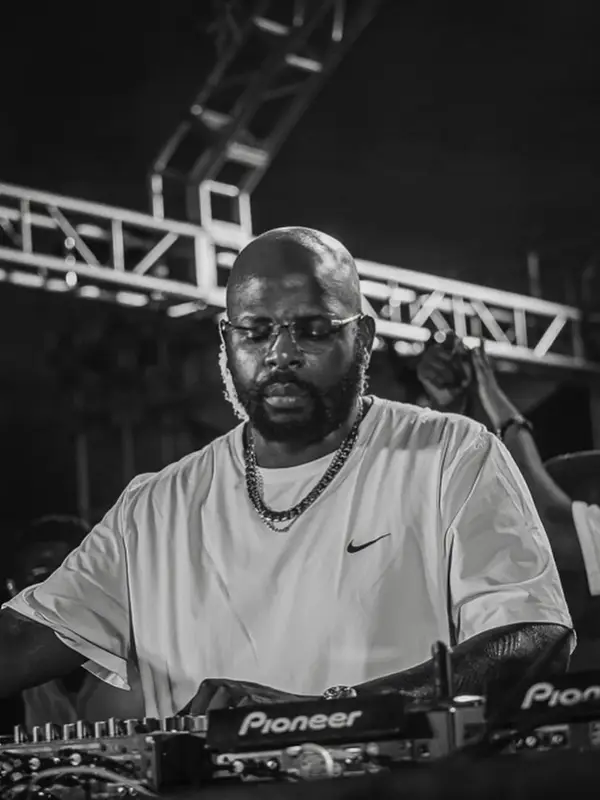 photo by web.facebook.com