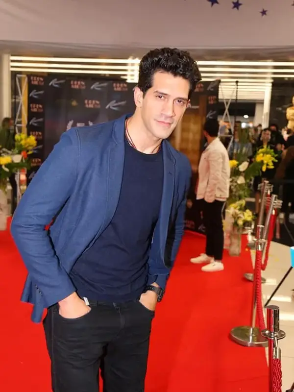 photo by web.facebook.com