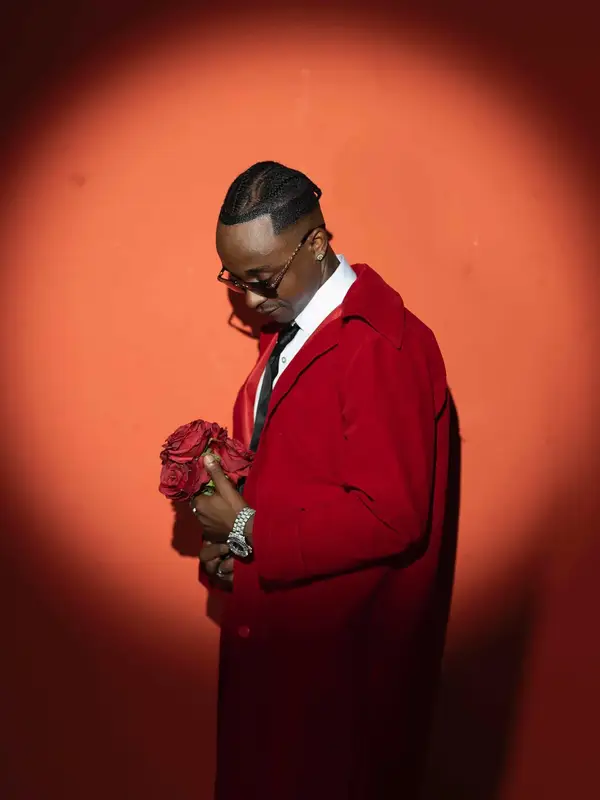 photo by web.facebook.com