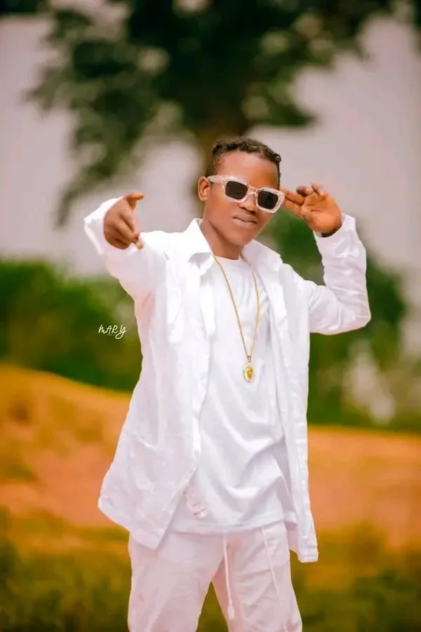 Ronald Alimpa image 0