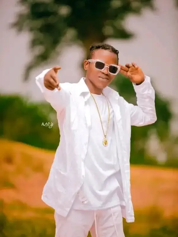 photo by web.facebook.com