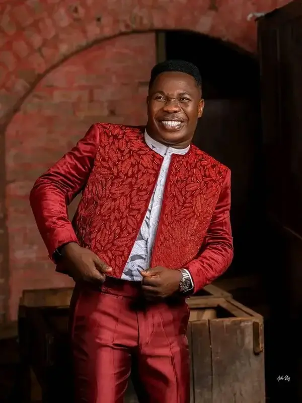 photo by web.facebook.com