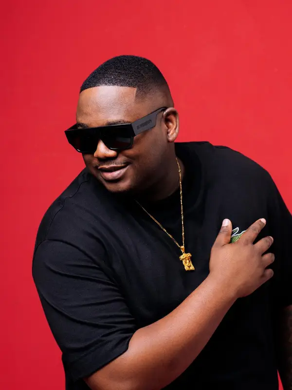 photo by web.facebook.com