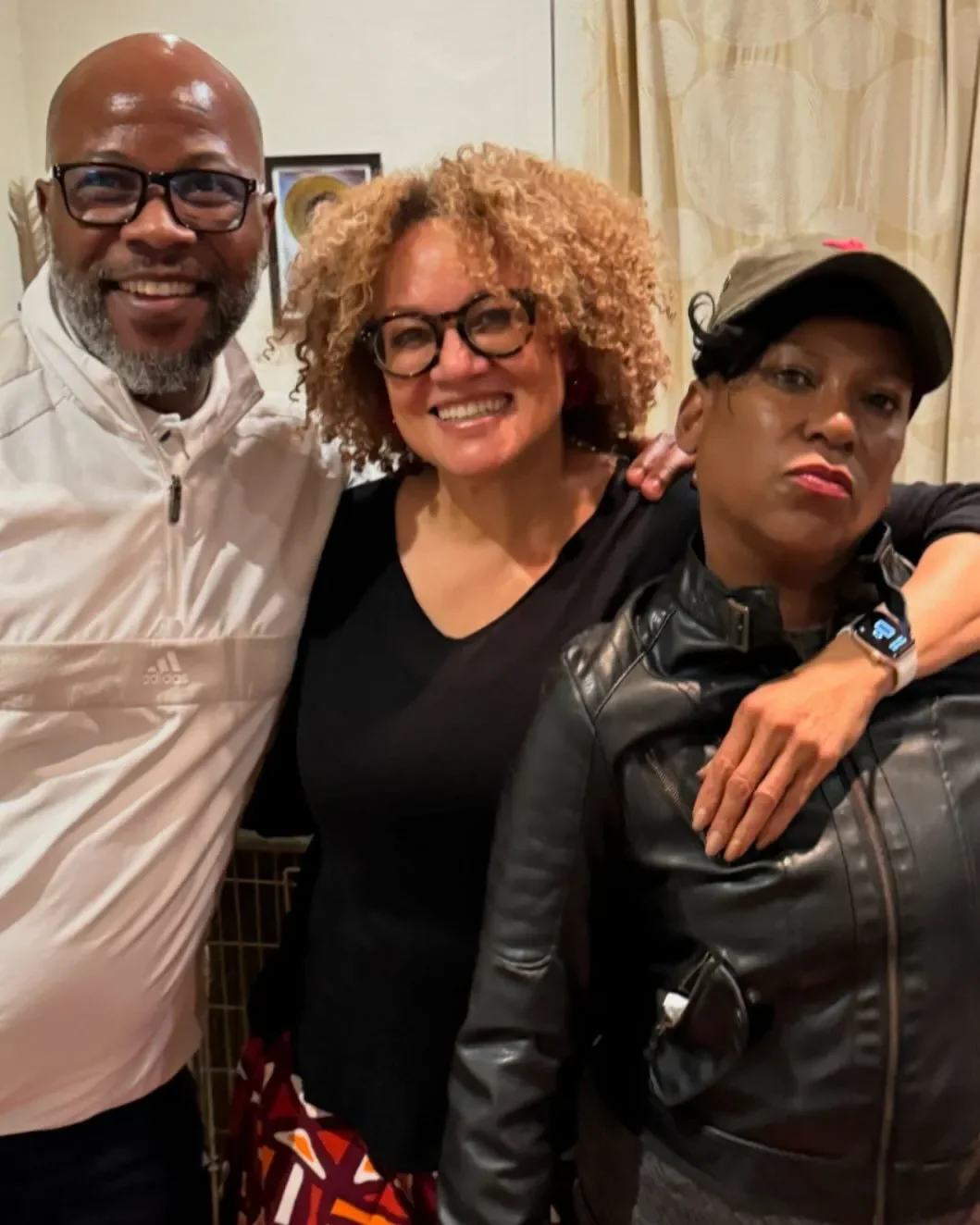 Sandi Schultz image 0