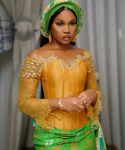 photo by web.facebook.com