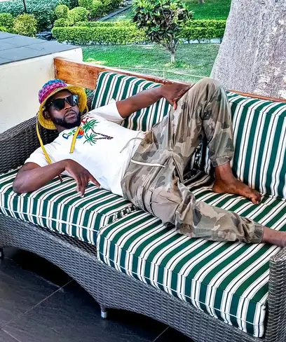 photo by web.facebook.com