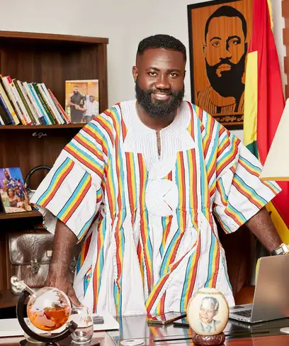 photo by web.facebook.com