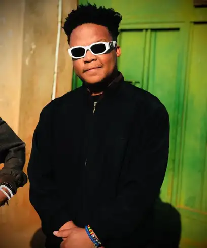 photo by web.facebook.com