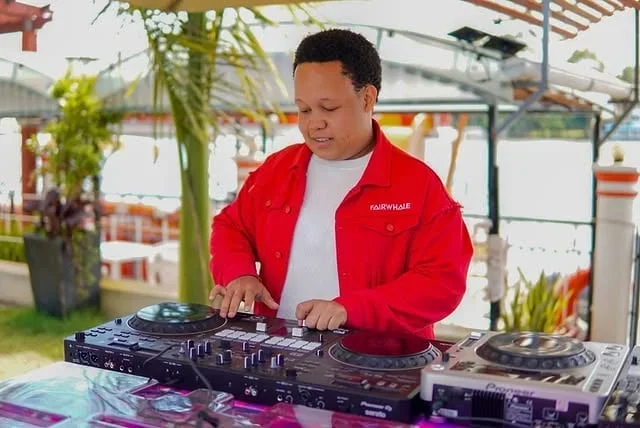 DJ Moon image 1