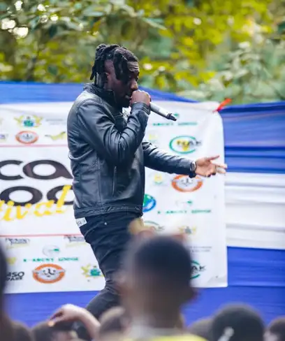 photo by web.facebook.com