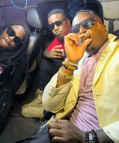 photo by web.facebook.com