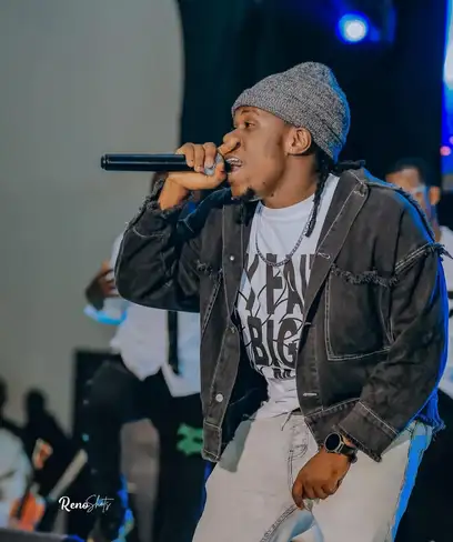 photo by web.facebook.com