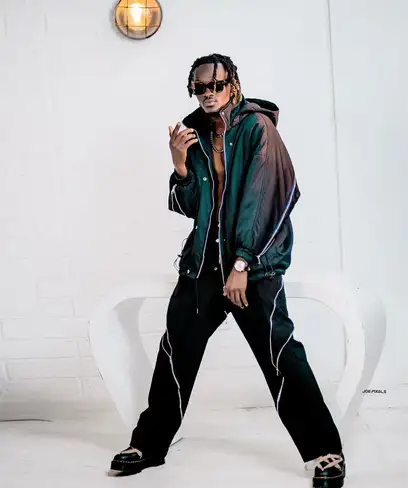 photo by web.facebook.com