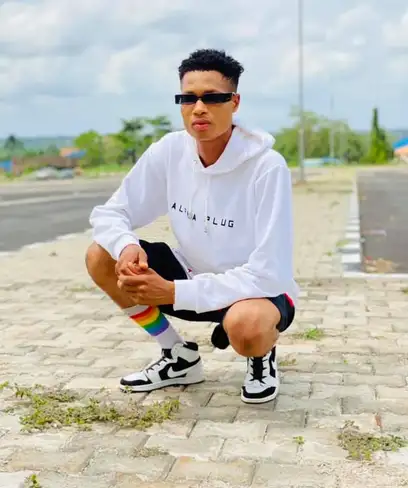 photo by web.facebook.com