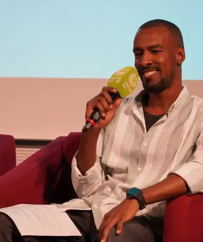 photo by web.facebook.com