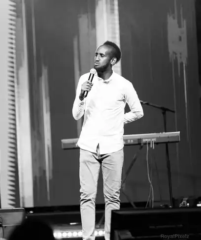 photo by web.facebook.com