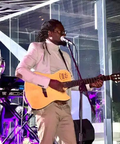 photo by web.facebook.com