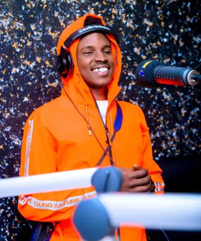 photo by web.facebook.com