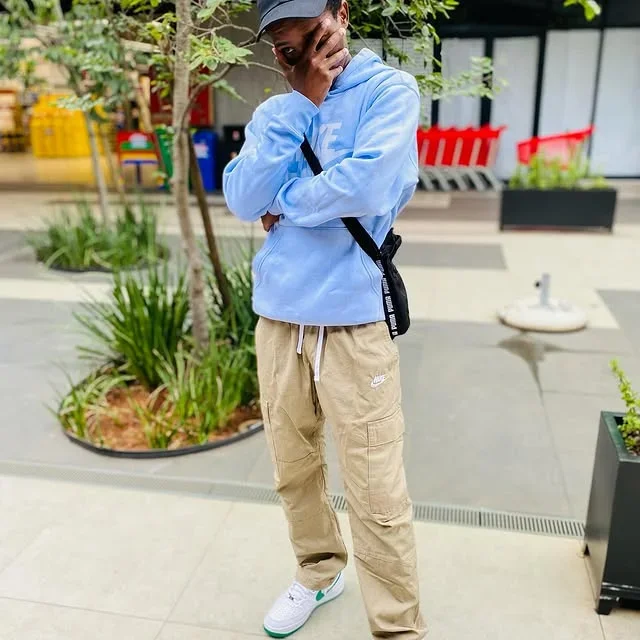 Cloudy Manteen image 2