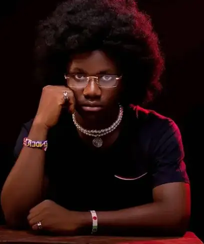 photo by web.facebook.com