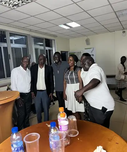 photo by web.facebook.com