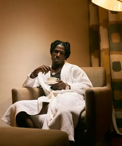 photo by web.facebook.com