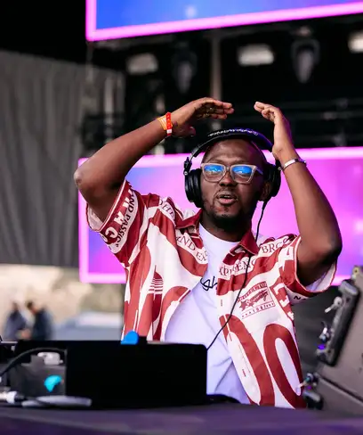 photo by web.facebook.com