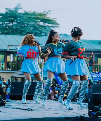 photo by web.facebook.com