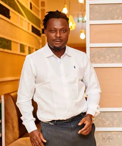 photo by megastarmagazine.com