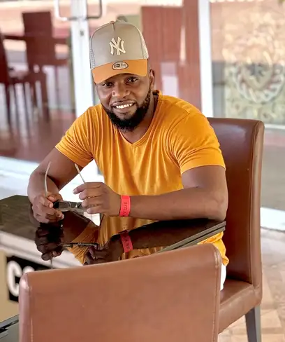 photo by web.facebook.com