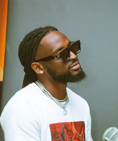 photo by web.facebook.com