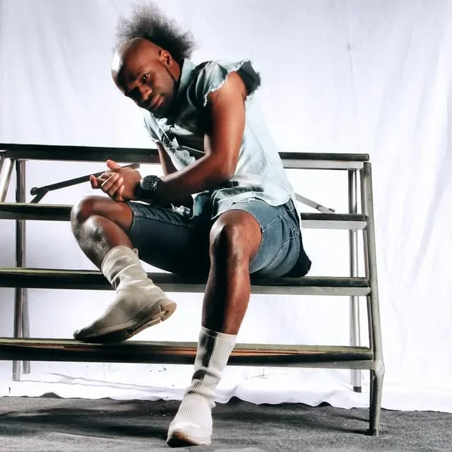 African Cobra image 3