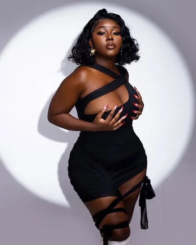 Vanilla Karr image 3